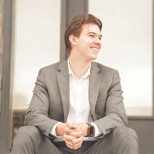 image of agent Michael Applegate